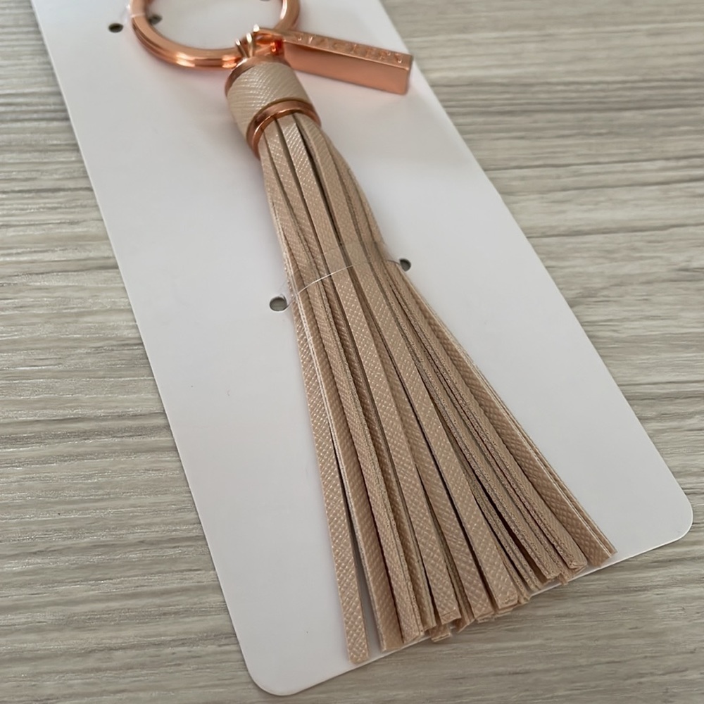 Stackers Tassel Key Chain - Picture 3 of 4